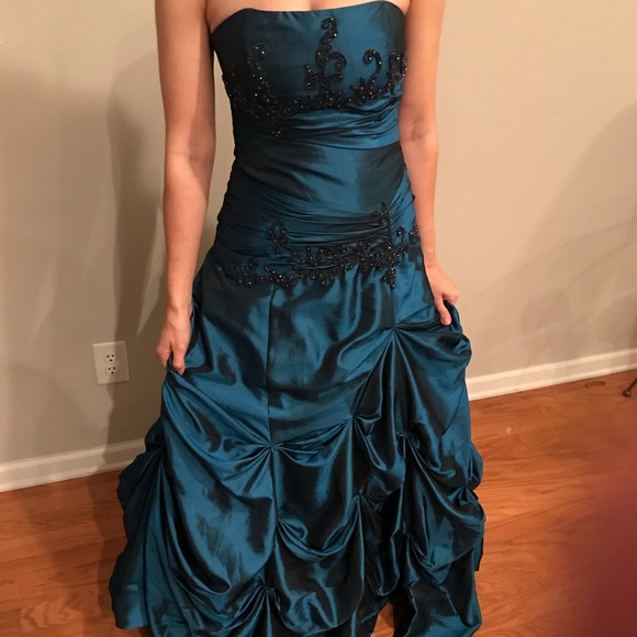 Davids bridal pageant gown - Picture 1 of 5